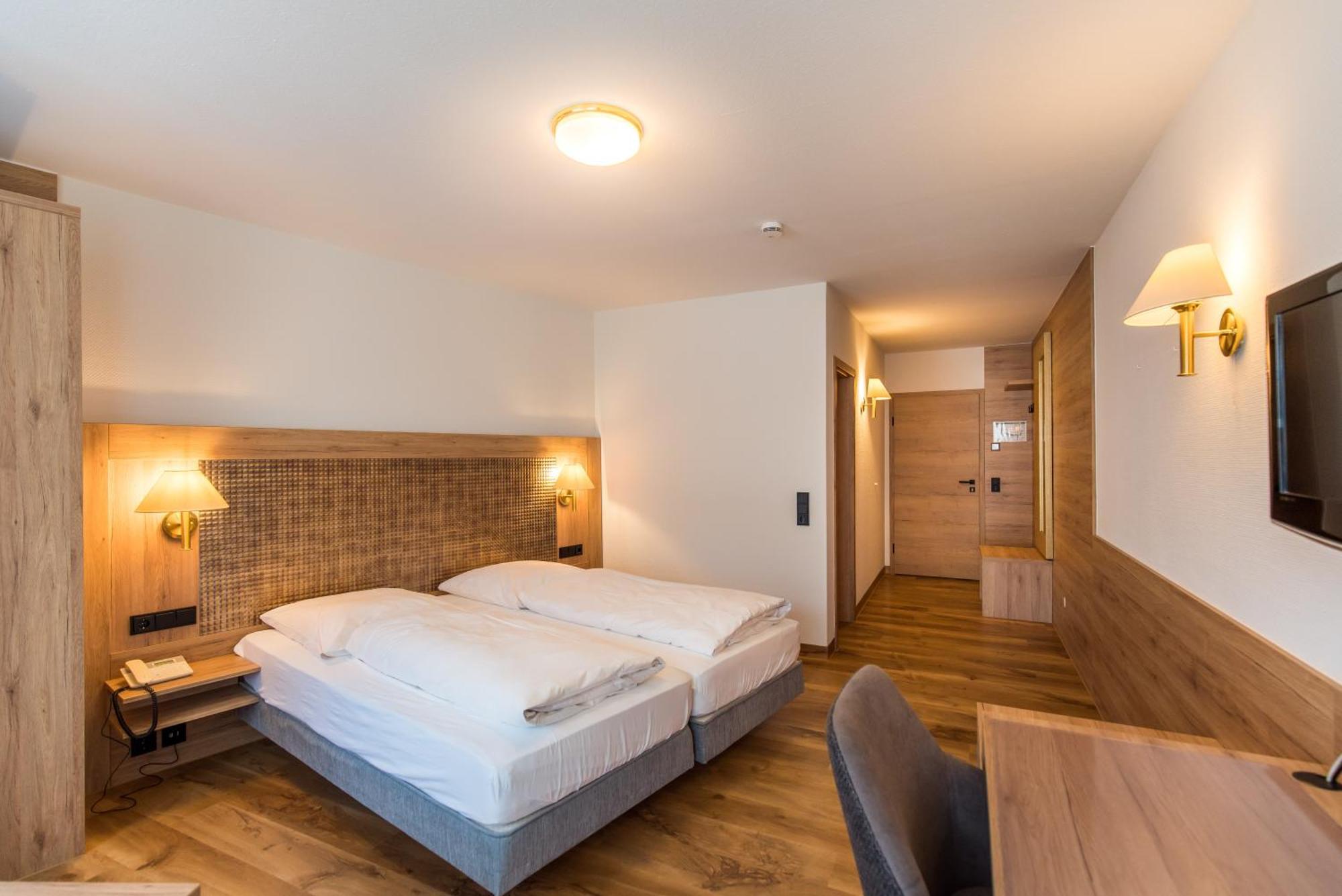 Hotel-Restaurant Heiligenstadter Hof Heiligenstadt in Oberfranken Экстерьер фото